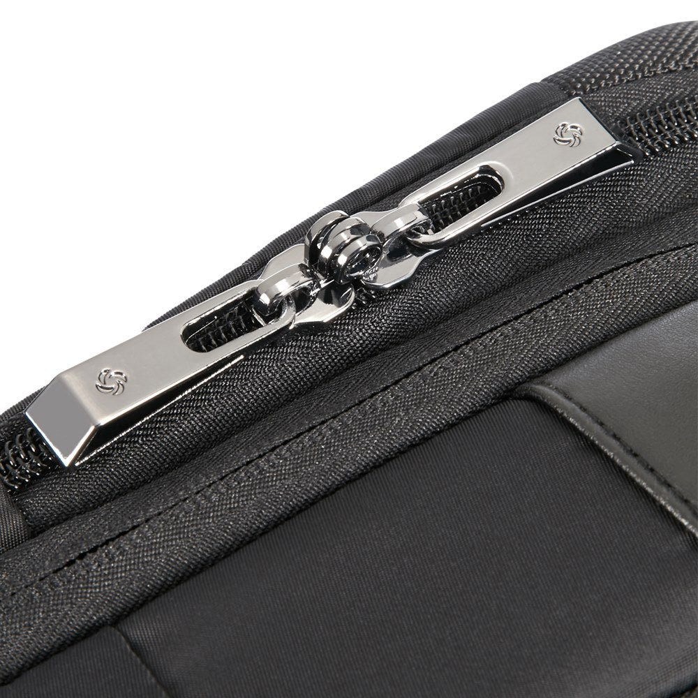Maletín Openroad Bailhandle 15.6" Jet Black 19,9 Lts