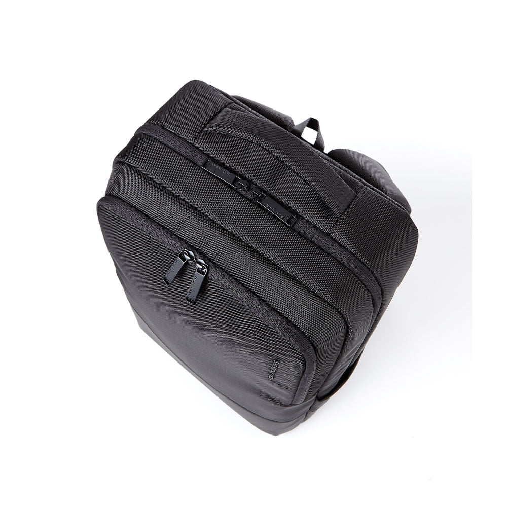 Mochila Hosue Backpack Black 17,3 Lts