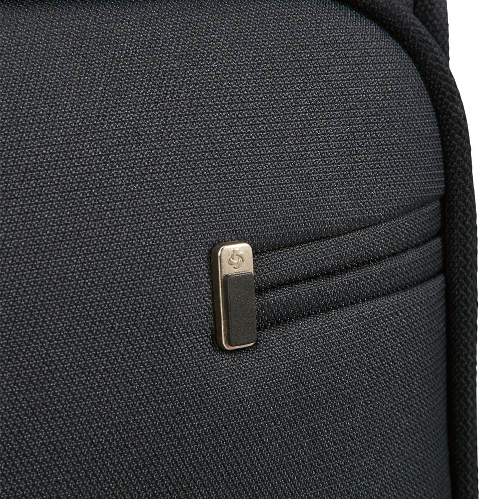 Maleta Basefolk Spinner 28 Exp Black L 88,6 Lts
