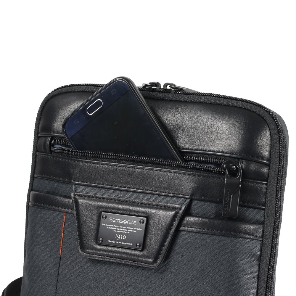 Bolso Zenith Tablet Crossover L 9.7" Black 4,04 Lts