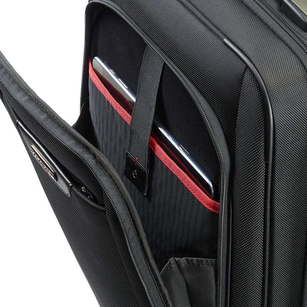  Maleta Suave Pro Dlx IIII Spinner 68/25 Exp Mediana Negro 
